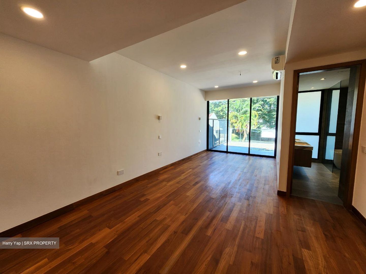 Opera Estate (D15), Terrace #540666451